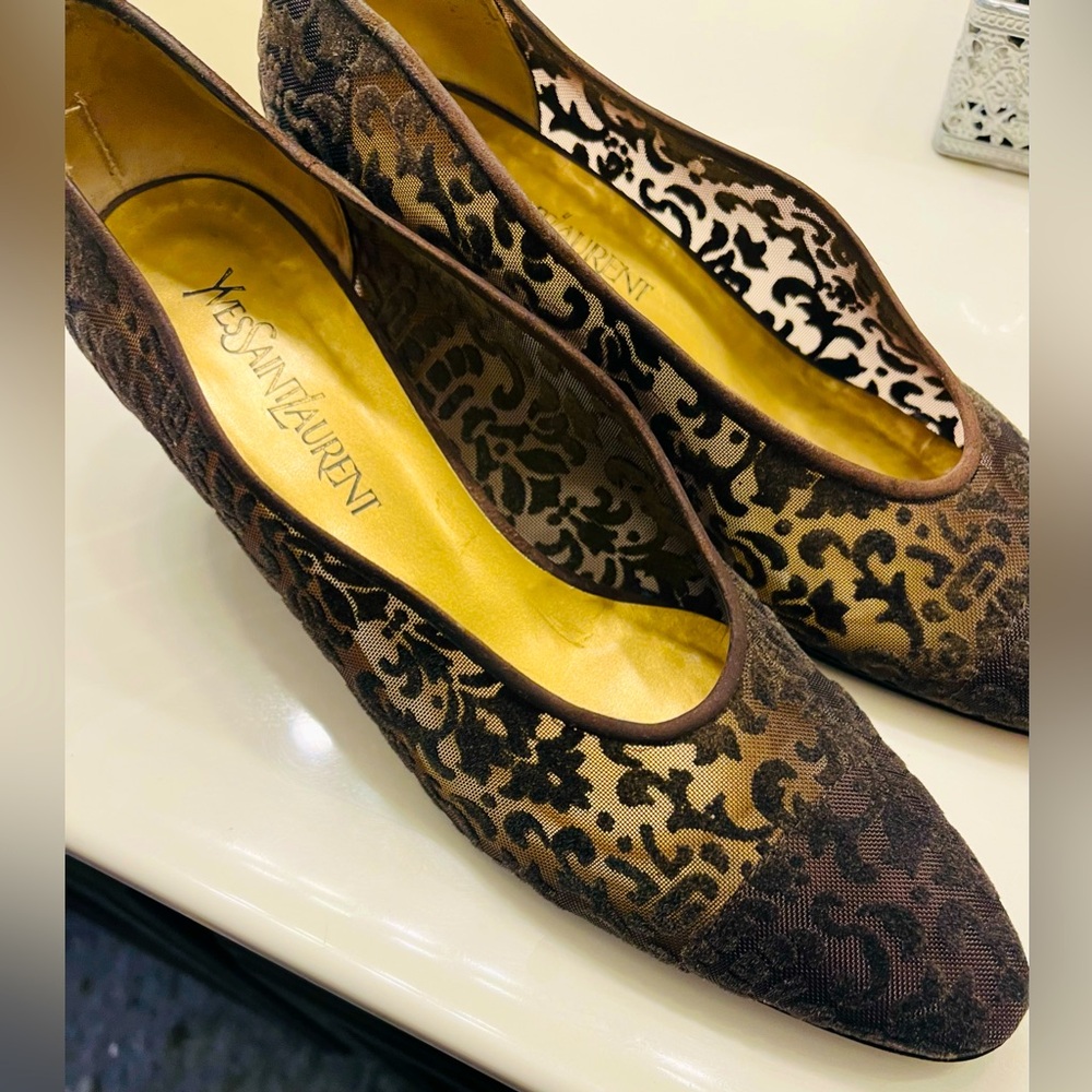 Yves Saint Laurent Suede Heels